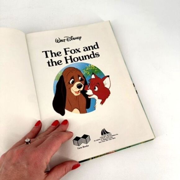 Vintage 1988 Walt Disney's The Fox‎ and the Hounds Books Fiction Hardcover - Picture 2 of 10